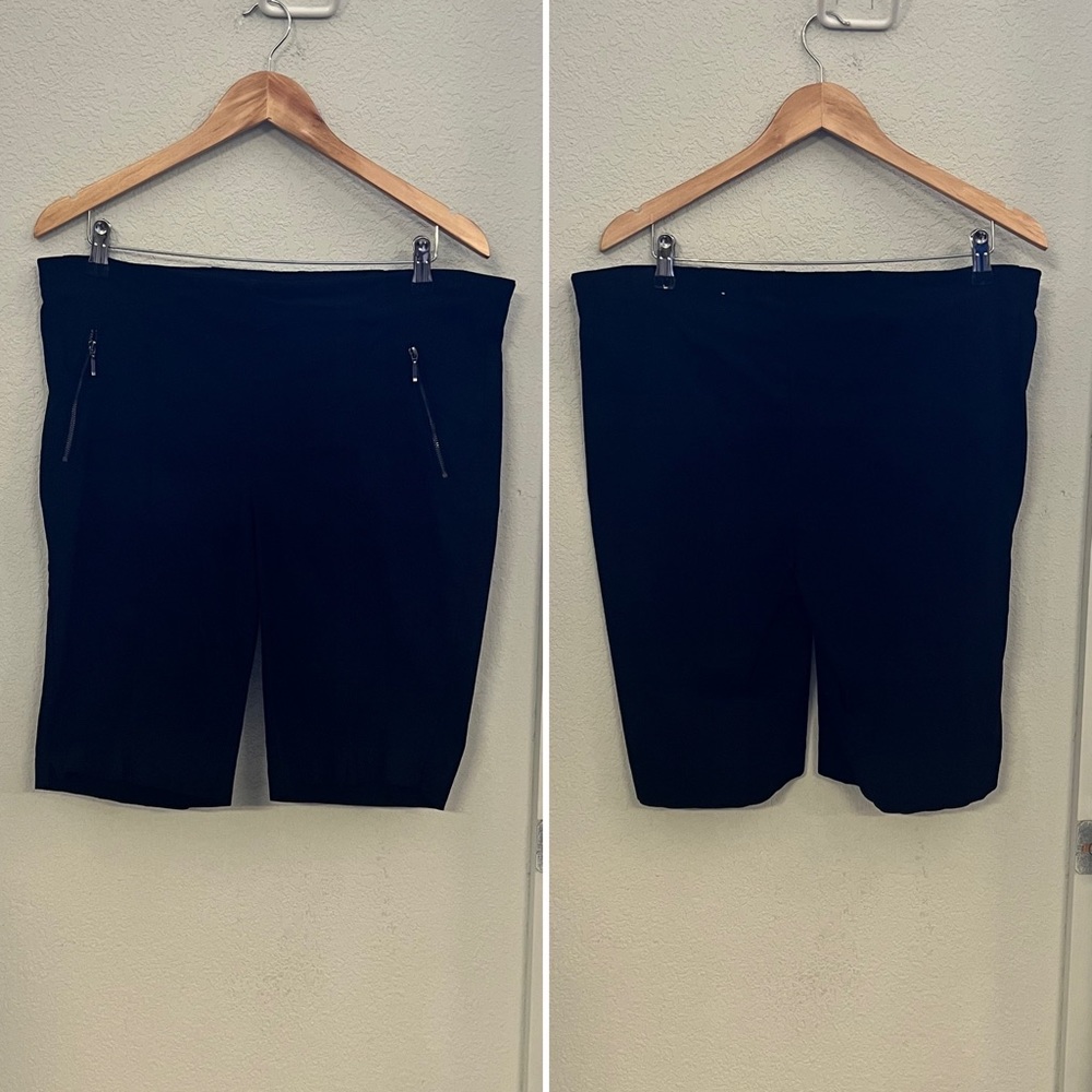 Michel Studio black stretch Bermuda shorts - size 18